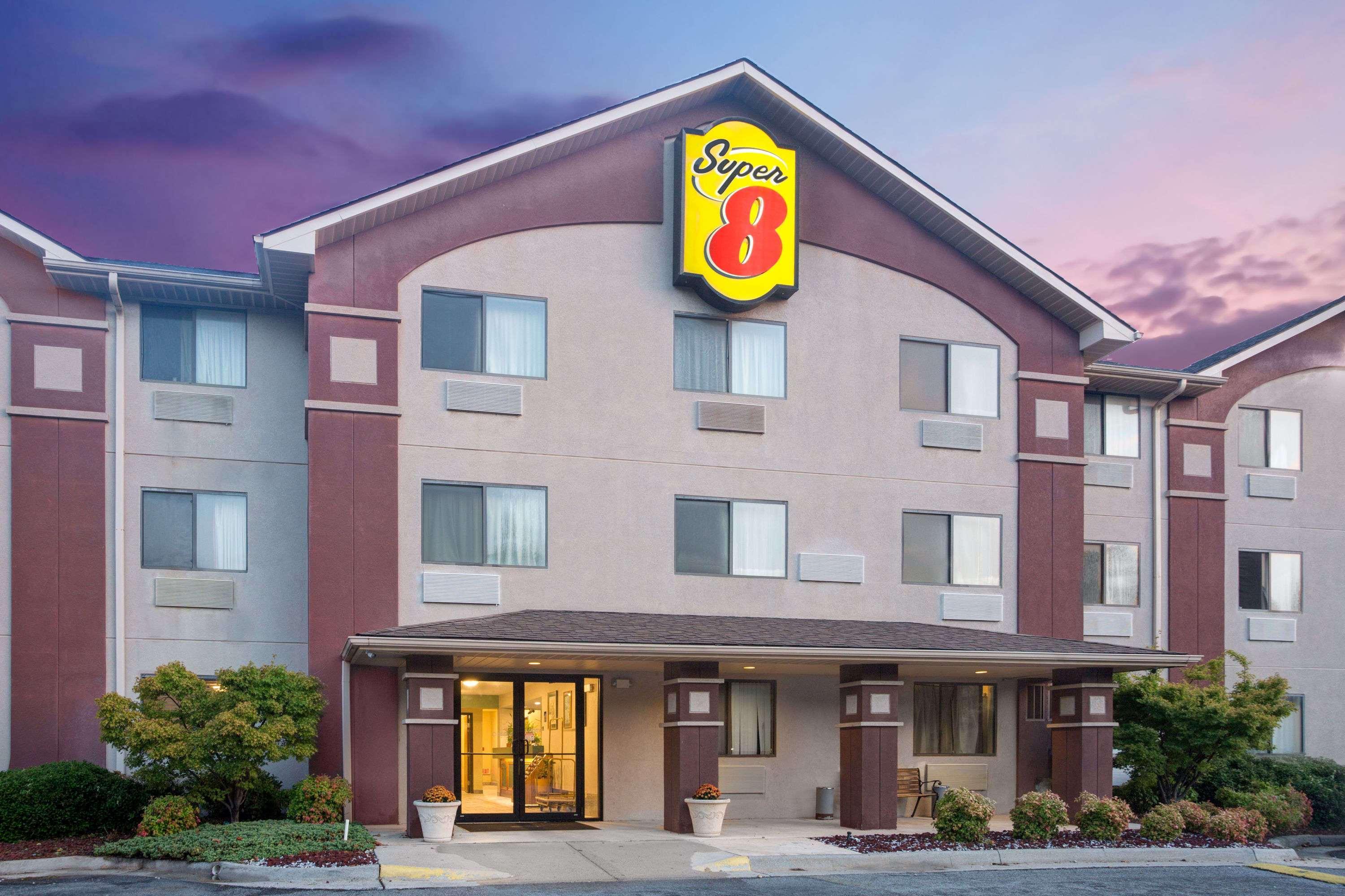 Hotel Super 8 by Wyndham Lynchburg VA Exterior foto