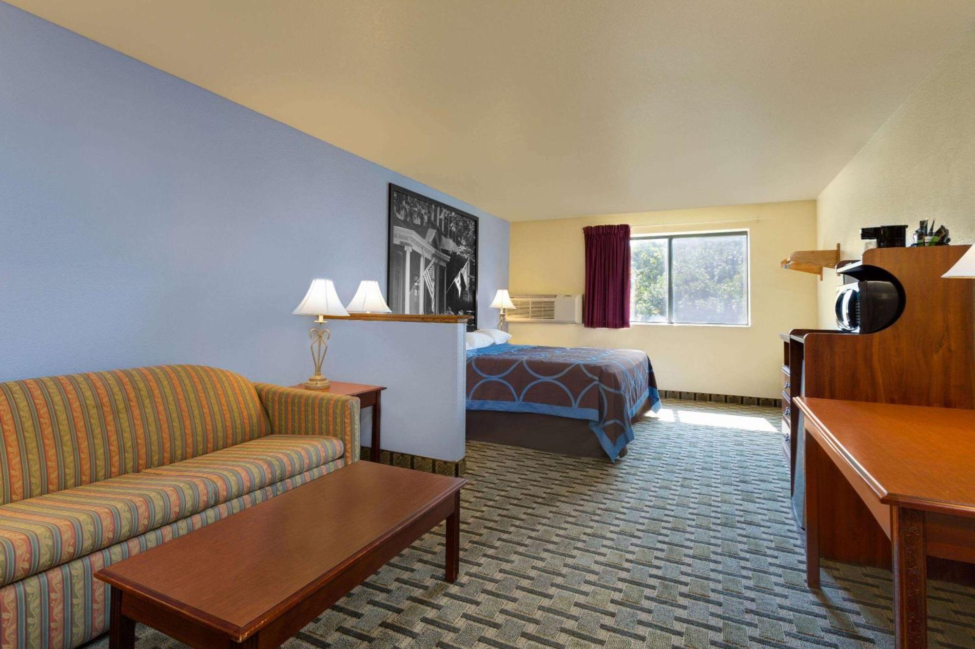 Hotel Super 8 by Wyndham Lynchburg VA Exterior foto